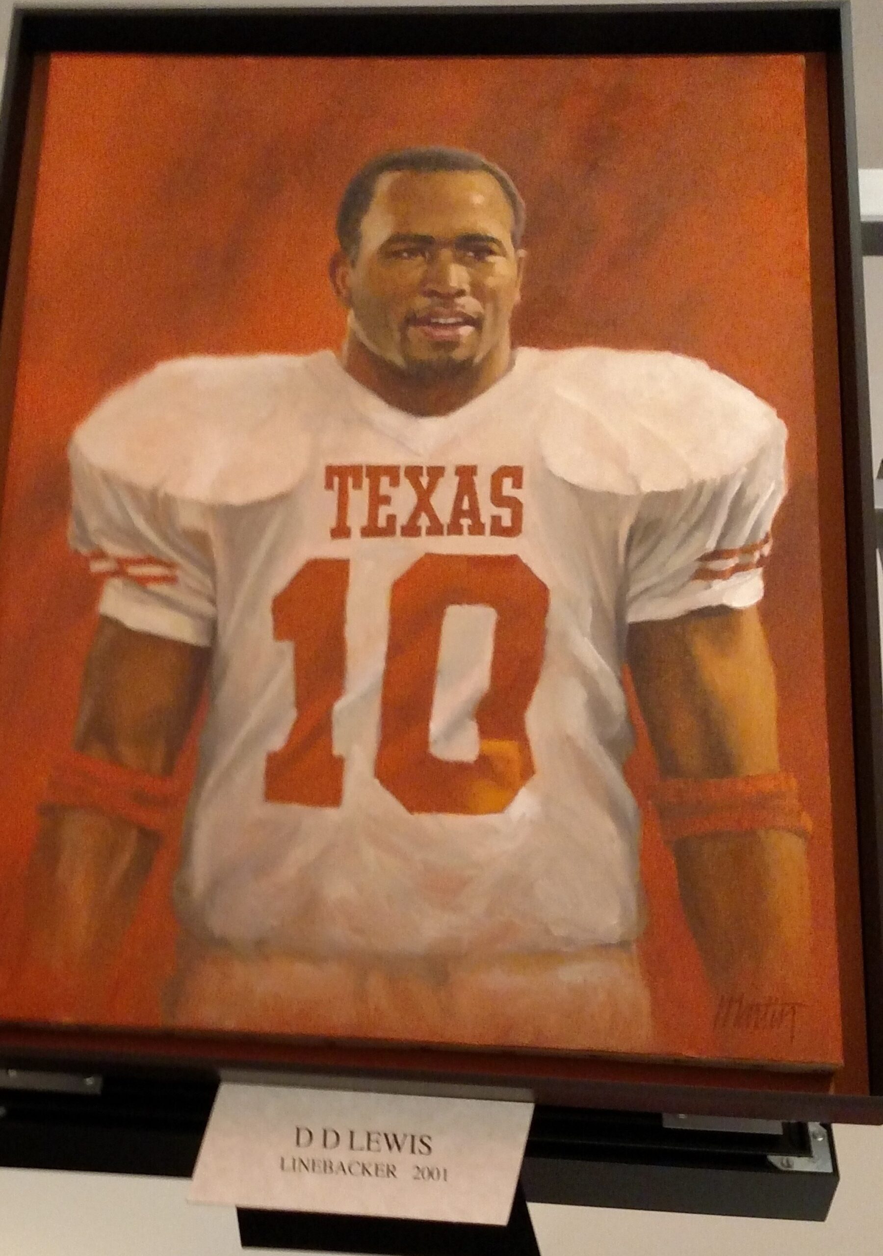 Texas' #8 All-Time LB- D.D. Lewis 2001D.D. Lewis was one of the most versatile and athletic linebackers of the early Mack Brown era at the University of Texas.D.D. finished his Texas career first all-time in career fumble recoveries with 10 and his five fumble recoveries during the 2000-2001 season is still a school record.Lewis' seven-year NFL career included two stints with the Seattle Seahawks and a one-year visit with the Denver Broncos.&nbsp;