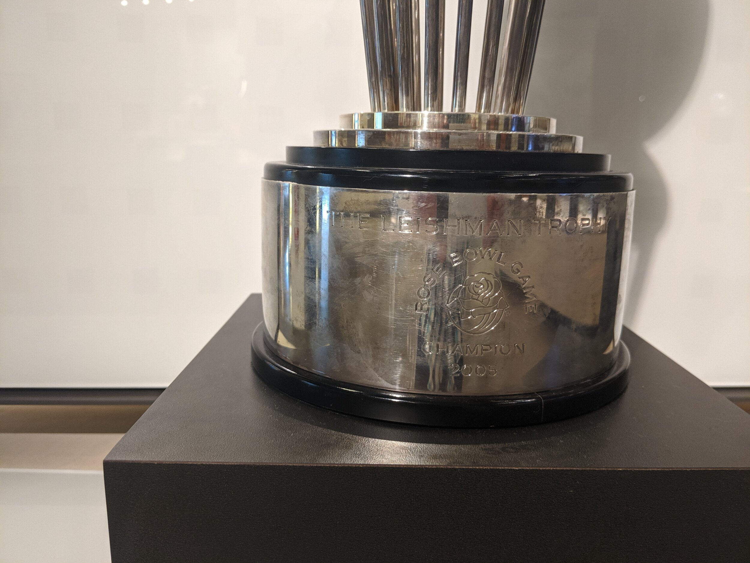 2005 Rose Bowl trophy.jpg