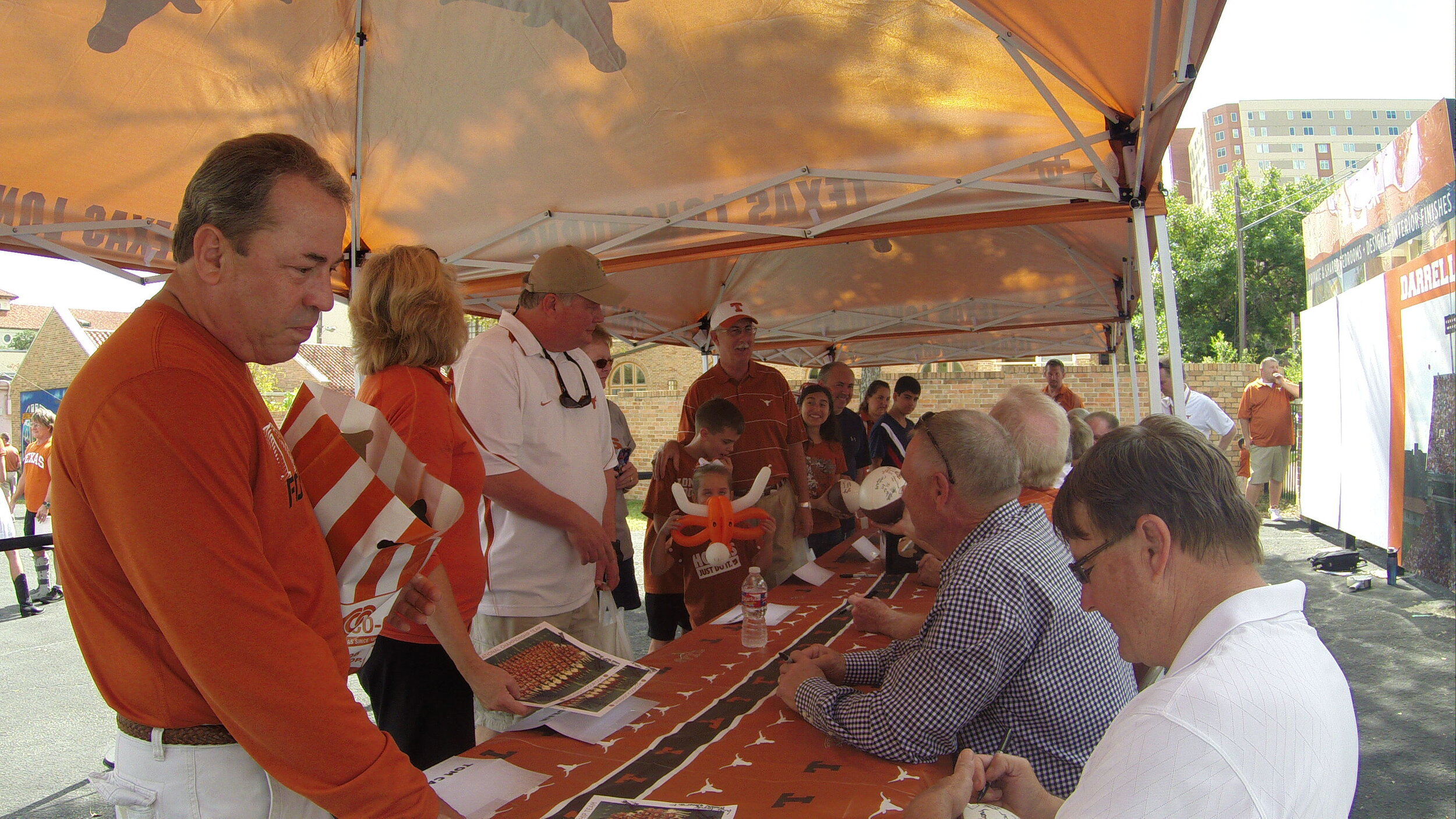 Fans in line for autographs