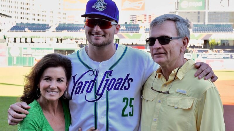 Sam Hilliard with mom and dad.jpg