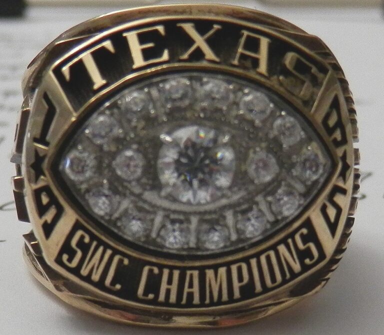 THE LONGHORNS RING SIX TIMES