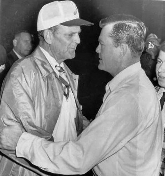 Randy Willis share a story about Coach Bryant presenting a Belt Buckle  to Coach Royal