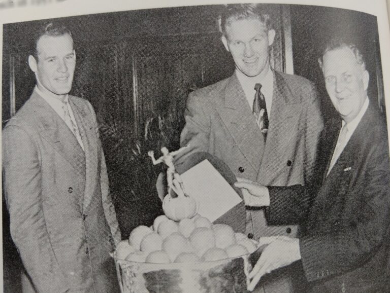 Tom Landry:Longhorn For Life by Larry Carllson